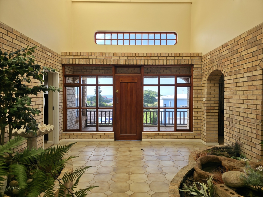 9 Bedroom Property for Sale in Noorsekloof Eastern Cape